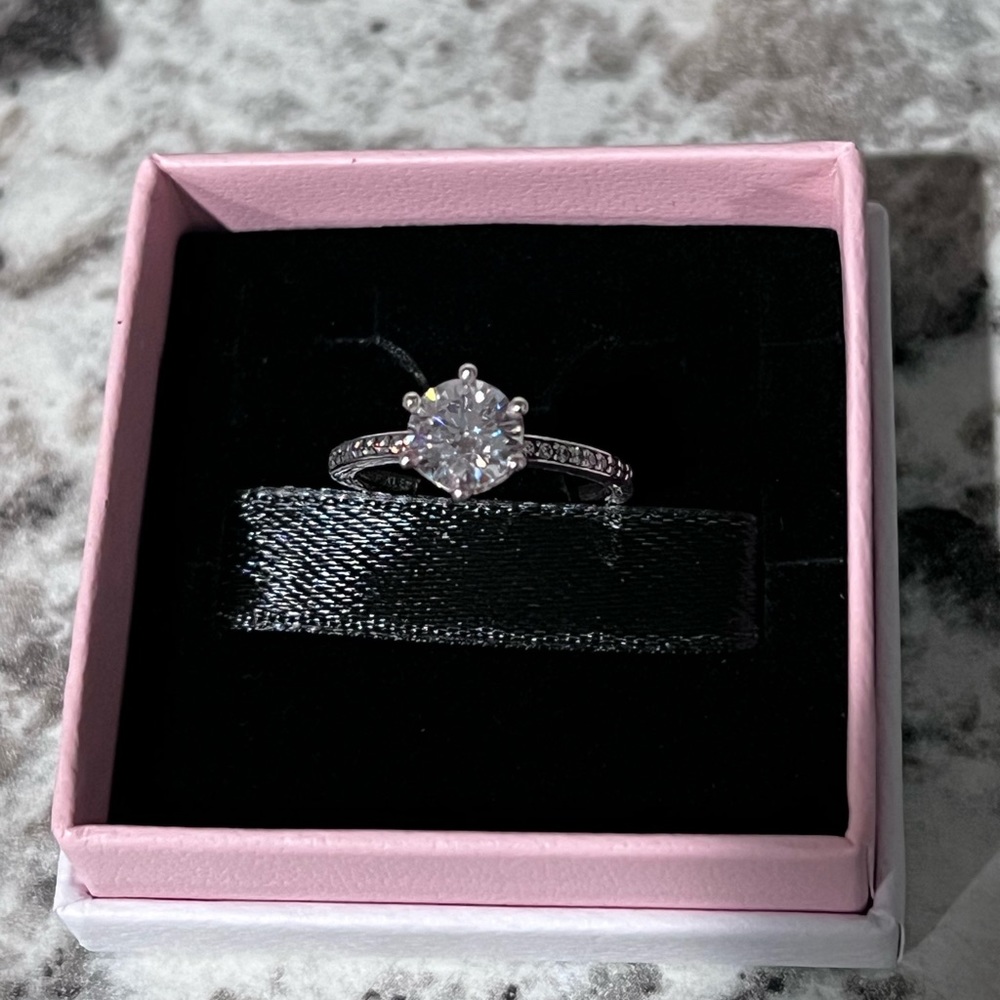 Clear Sparkling Crown Solitaire Ring